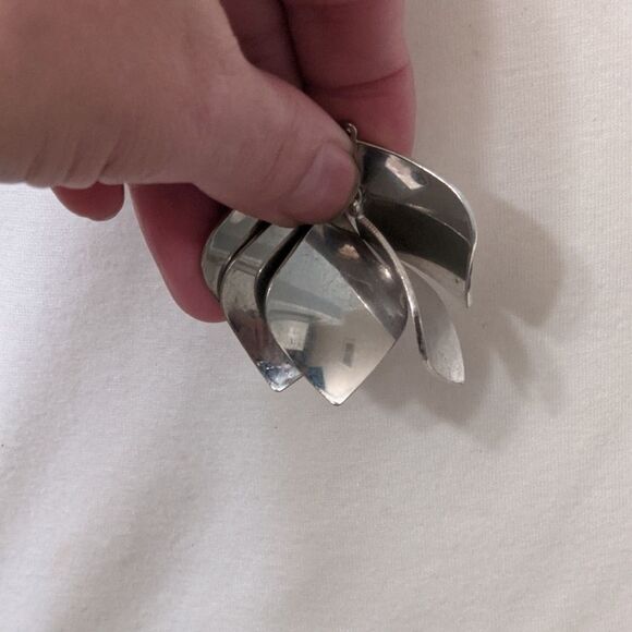 Long charm silvertone necklace - Picture 5 of 10